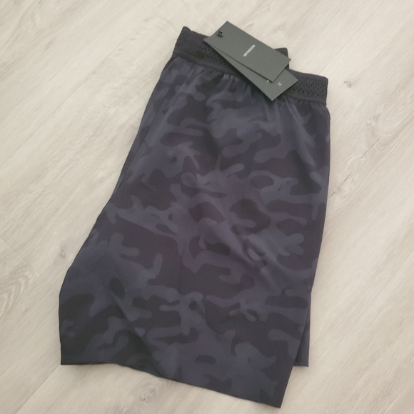 Ten Thousand Co. The Session Short - Picture 2 of 6